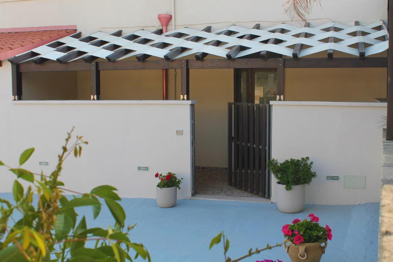 Casa Vacanze Natali-Stella ปอร์โตเชซาเรโอ ภายนอก รูปภาพ
