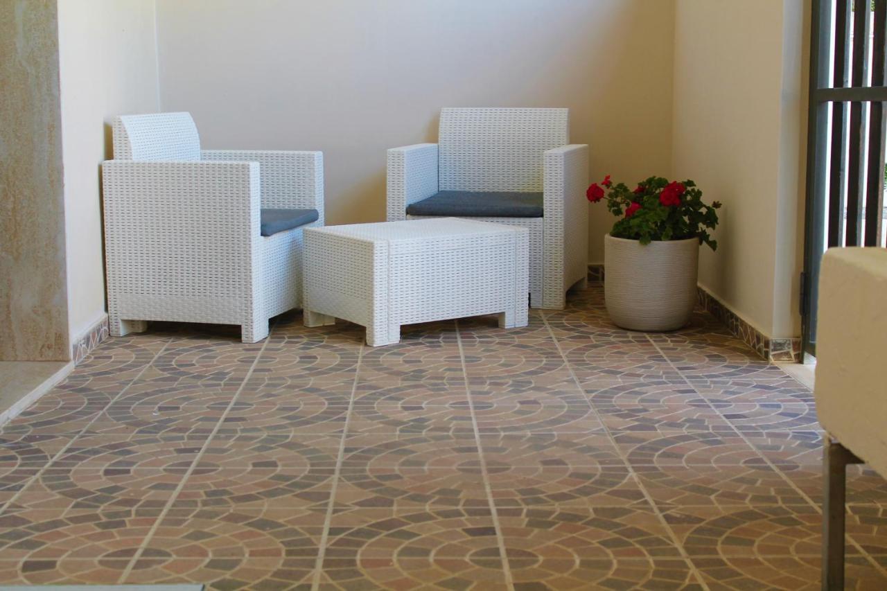 Casa Vacanze Natali-Stella ปอร์โตเชซาเรโอ ภายนอก รูปภาพ